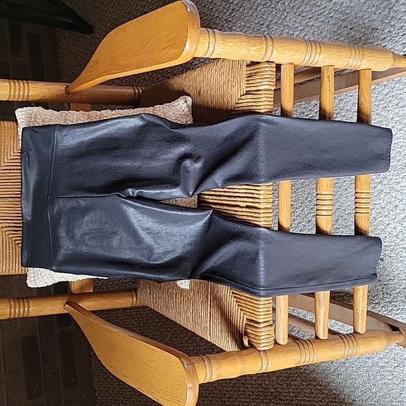 Spanx faux leather leggings, black, size L - Picture 7 of 9